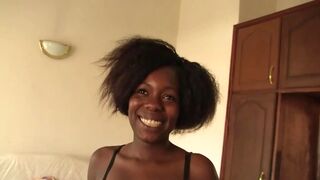 Bombázó barna amatőr interracial fenék casting forgatás pornófilm