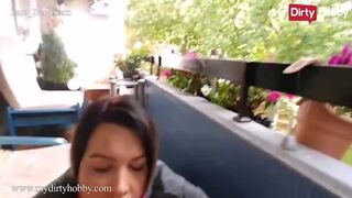 Lara Bergmann forró baletli cidázása bekúrva nagyméretű faszal