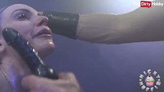 Szöszke amatőr zsenge micky muffin könyörtelen anális dugással