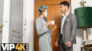 Az szépkorú szöszi francia anyuci újra csábít tini fickót