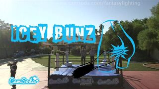 Forró fantasy harc nagyméretű csöcsű tinédzser bombázókkal