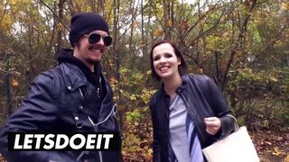 Orbitális csöcsű csoki hajú német maca felvétel a gigászi kombiban vad baszásra