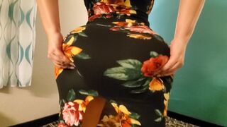 Crystal Lust nagy popsis milf-et megdúgják egy szextől füstölgő hotelszobában