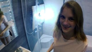 Gyors közösülés nevelő nővéremmel – remélem, szüleink nem hallják meg
