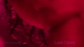 Lana cohen a zuhany alatt lecummantja és megbassza, arcára spriccelnek