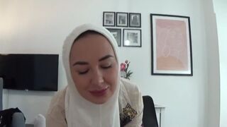 Bombázó egyiptomi milf megcsalja férjét a kollégájával egy vad szeretkezés közben
