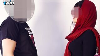 Arab milf hangos kufircolása nem hagyja aludni a szomszédot, így hívja őt is szexelni