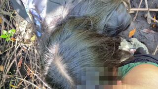Kockázatos nyilvános döngölés és beleélvezés az út szélén
