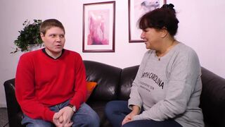 Vörös hajú milf óriási mellekkel leszopja a faszt és hagyja hogy keményen megdugják