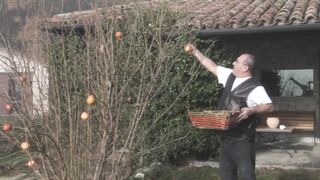 Fullos szöszke tinédzser amatőr fenékbe dugva és szájba lőve méretes farasszal